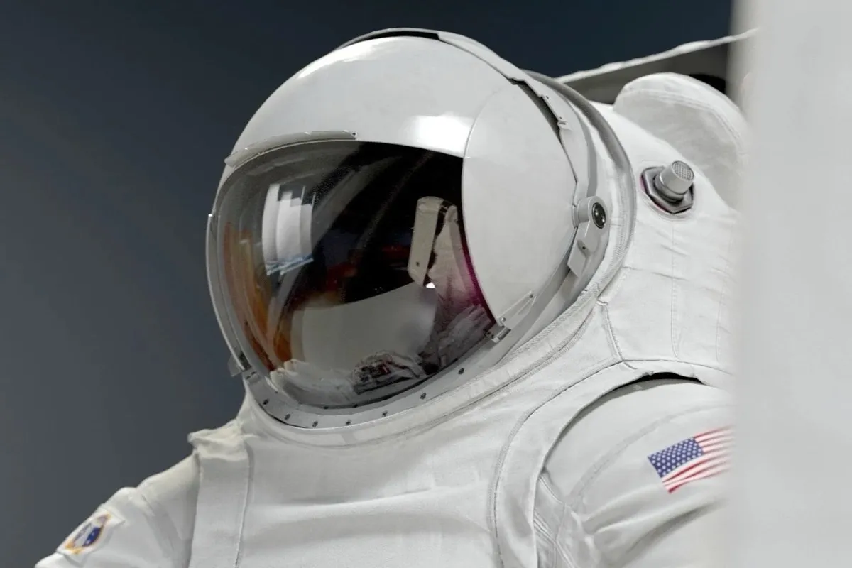 NASA XOSS — an xEMU spacesuit helmet in the XR simulation